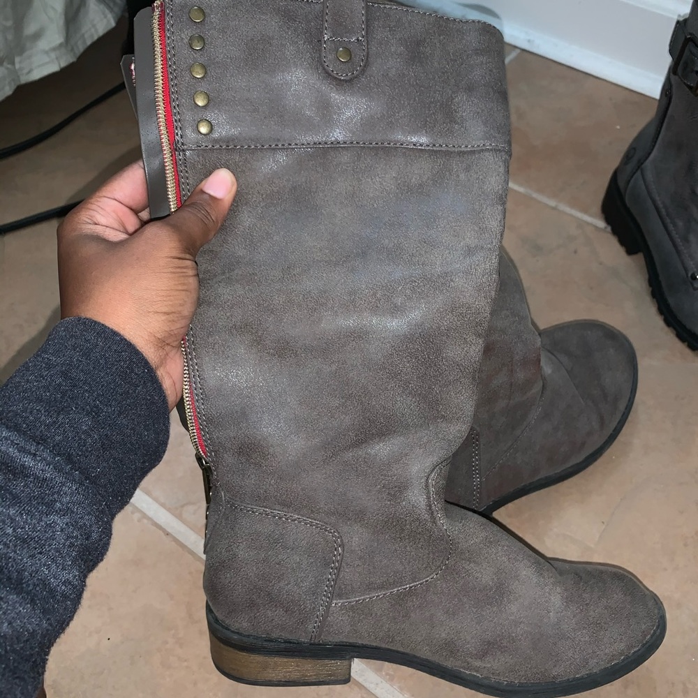 Never worn girls leather booths